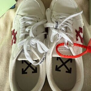 OFF-WHITE Vulc Low
White Violet SS20